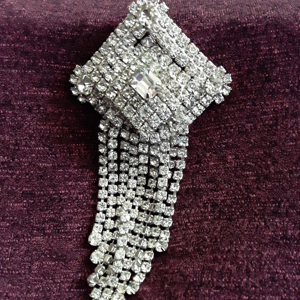 Rhinstone brooch